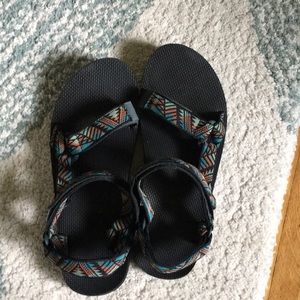 New - Never worn Men’s Teva Original sandals